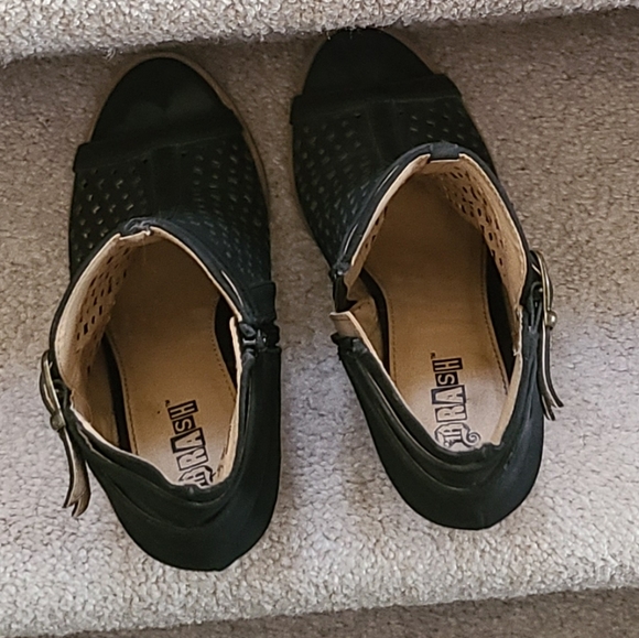 Ladies Heels - Picture 6 of 7